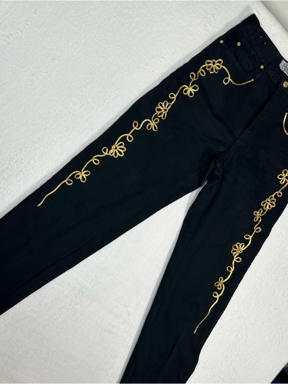 VTG 90s Basic Blues High Waisted Black Jeans Gold Floral Embroidery Size 9 Mom